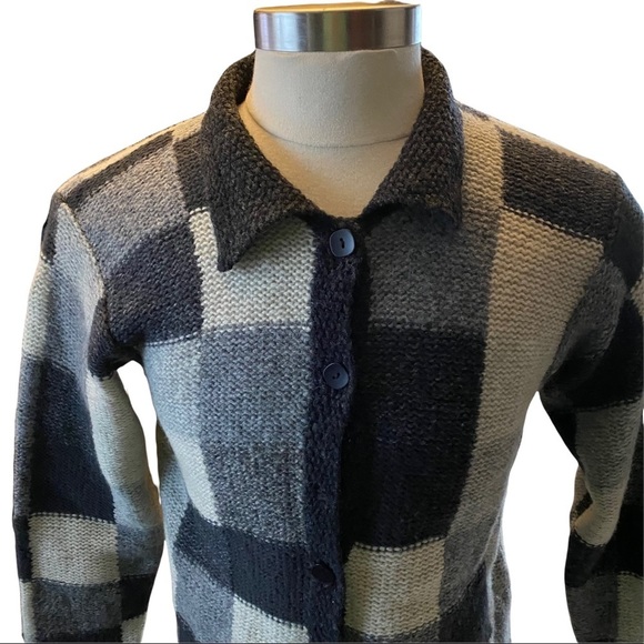 L.L. Bean Black and Cream Checkered Cardigan - Picture 3 of 7